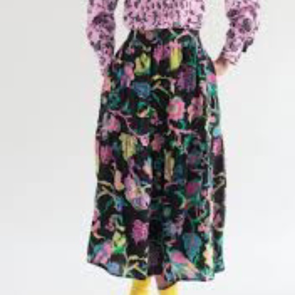 Banjanan Cara Skirt in Silk Crepe - Picture 10 of 11